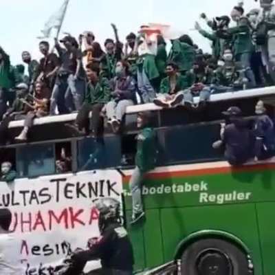 La legi&oacute;n yendo a recuperar Shingashina