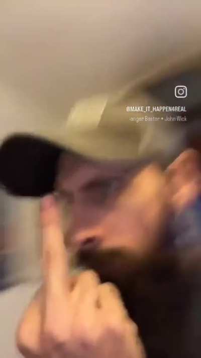 Dario ogni volta che Mario fa un qualsiasi discorso (Lorenzo Aiello cosplay) - (non c'&egrave; audio)
