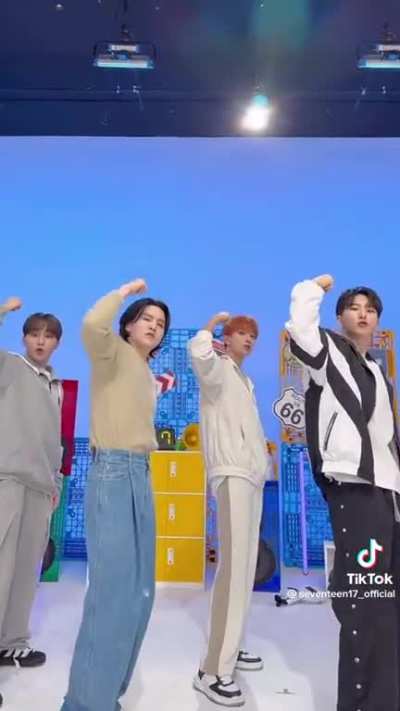 Bts Suga doing Seventeen #Bss_fighting challenge ❤️&zwj;🔥