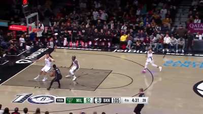 [Highlight] Kyrie Irving with the Shammgod into an and-1 over Brook Lopez