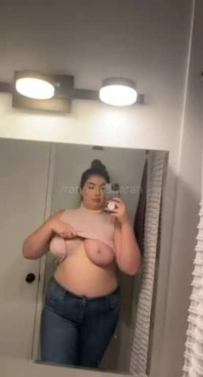 6ft and very curvy 💕