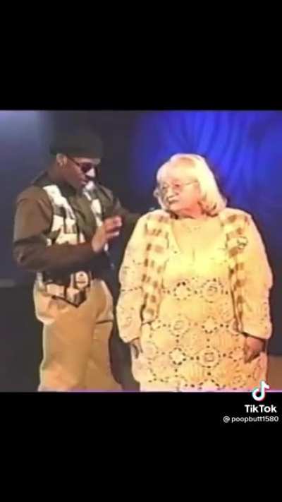 🎶 He loved the big girls 🎶