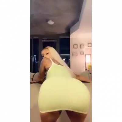 Little yellow dress