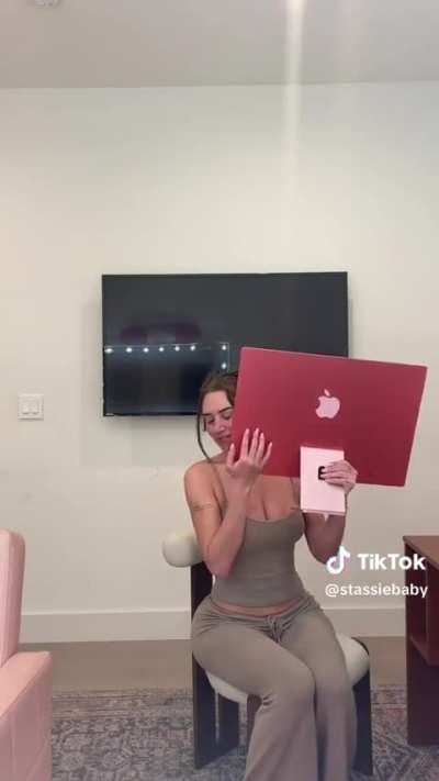 Stas unpacking her new computer - Tiktok 2025