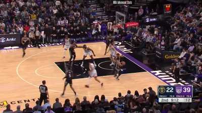 [Highlight] DeAndre Jordan with some friendly advice for Malik Monk