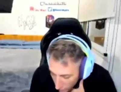 Por que momo ? :(