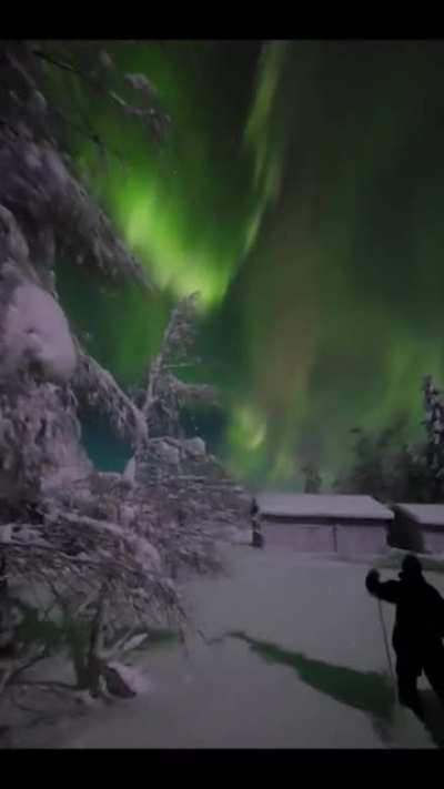 🔥 Mesmerizing aurora activity that happened in Lapland, Finland last Saturday