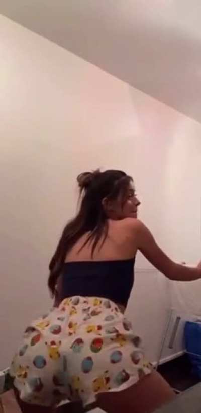 Her boyfriend stopped her real quick when she started breaking back, Definitely knew we&rsquo;d all be cumming to her fat ass.