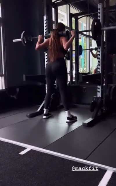 stass putting in that work in the gym
