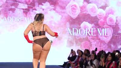 Iskra's thick curves are hypnotizing
