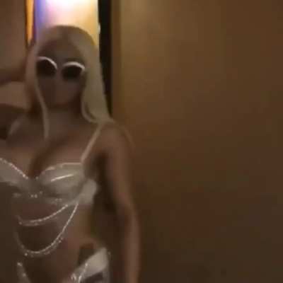Cardi B Get on my Level 