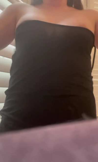 Shaking till my tits (drop) out