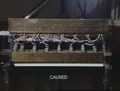 Listen, this piano is trying to imitate the human voice.
