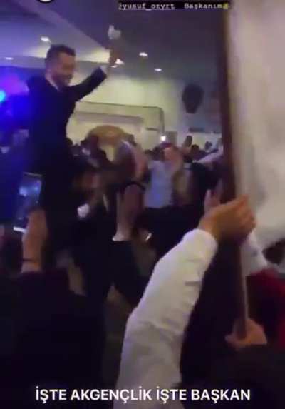 Akgen&ccedil;lik g&uuml;mb&uuml;r g&uuml;mb&uuml;r