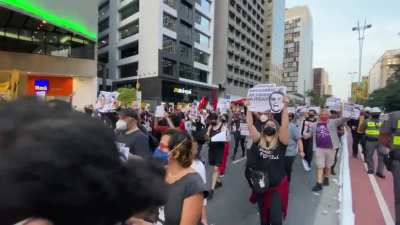 Primeira manifesta&ccedil;&atilde;o da sequ&ecirc;ncia de s&aacute;bados pelo #ForaBolsonaro, hoje na Paulista.