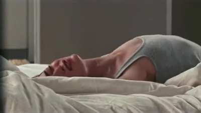 Emma Stone getting off