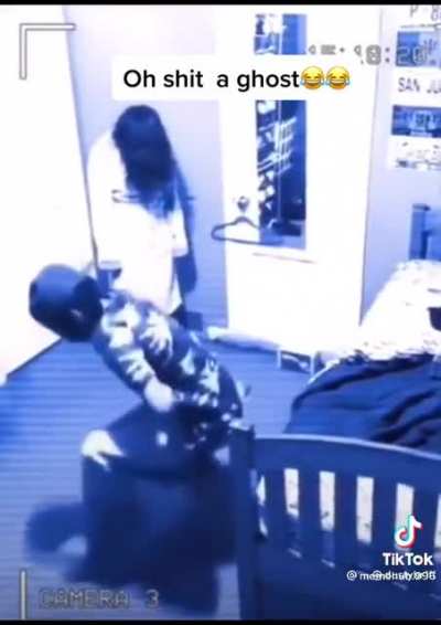 oh shit a ghost