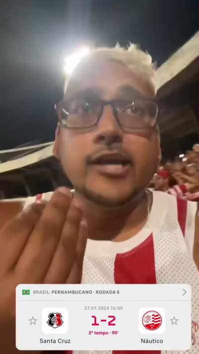 Deselegante! Torcida advers&aacute;ria n&atilde;o respeita o momento delicado do Santa Cruz 😡
