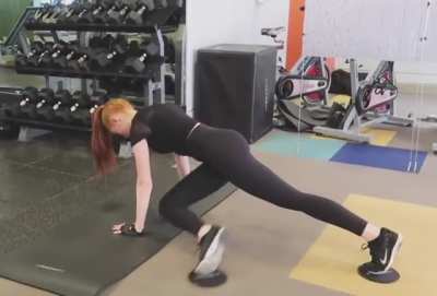 Madelaine Petsch working her booty.