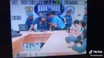 Si&ntilde;as nahulog sa upuan