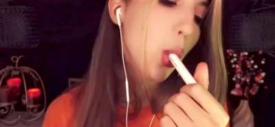 Imagine those lips going down on you 🤤&hearts;️I lost NNN to Frivvi! Should I do more?