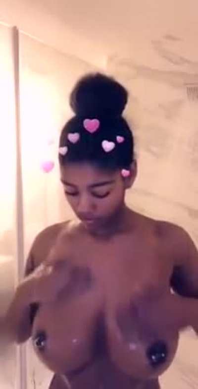 Shower hour... No name 😢tell if you know..