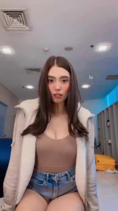 Analyn Barro