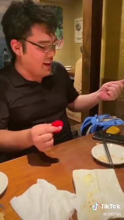 magic trick reaction