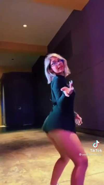 Sexy lil thang