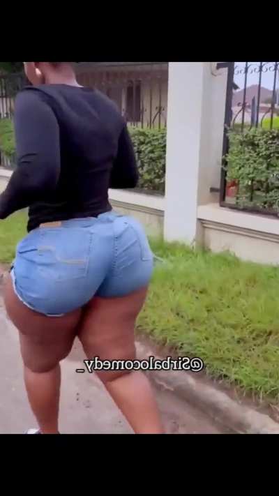 Love when a fat ass run 