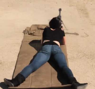 Mommy's ass jiggling. I have jerked off to this so many times.