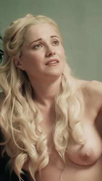 Lucy Lawless in Spartacus (COLOUR-CORRECTED, CROPPED FOR MOBILE)