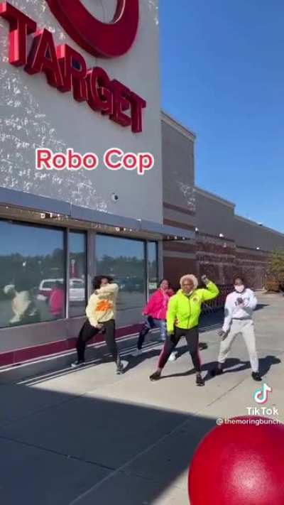 Mom has taught her daughters some funky fresh moves