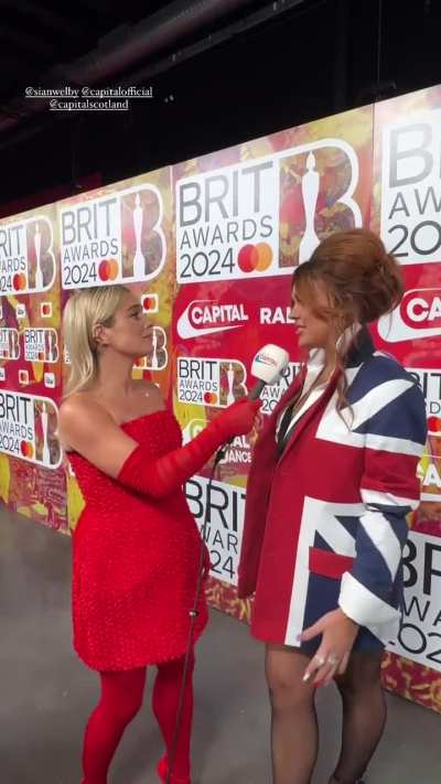 Si&acirc;n Welby &amp;amp; Tallia Storm