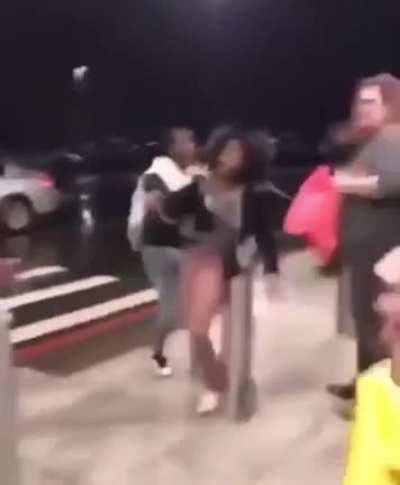 Girl tried to play the &lsquo;I&rsquo;m a woman so you can&rsquo;t hit me but I can hit you&rsquo; card and lost..