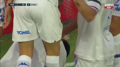 Nacho Russo, hijo de Miguel &Aacute;ngel Russo, hace el gol para el 1-0 contra Newell's