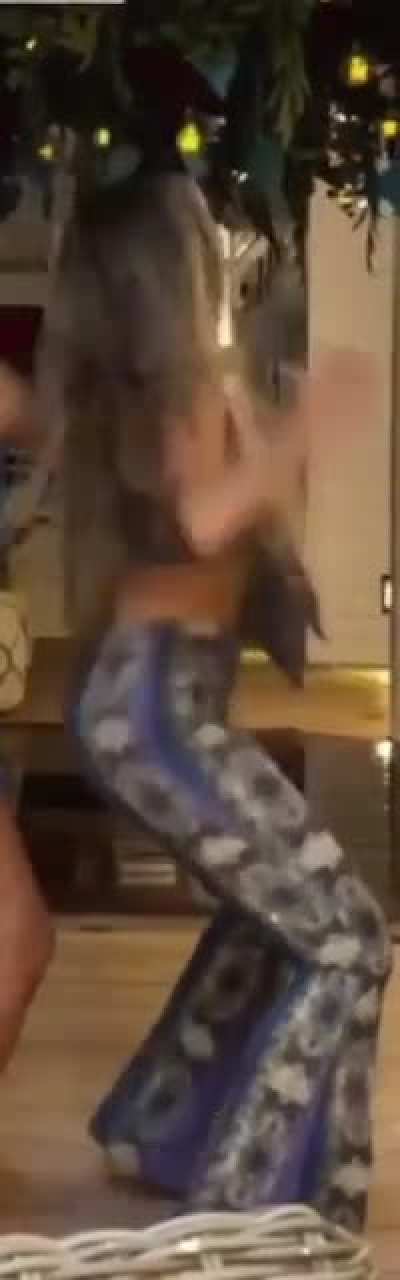 🥴 Lovely dancing 💃