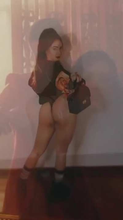 Tain&aacute; Costa (melhor video dela at&eacute; agora)