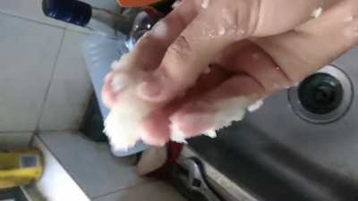 Solo es un intento fallido de un pl&aacute;stico biodegradable a base de maicen, glicerina y vinagre