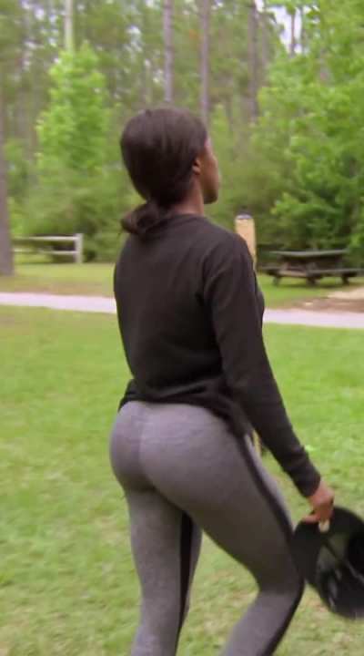 Trinity Fatu (Total Divas S04E10)