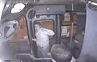 Wannabe thief becomes a pi&ntilde;ata