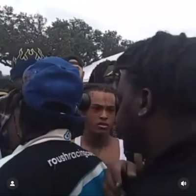 LMAO Look at how these 2 mfs dapped each other up when they met a RL &lsquo;18 vros were pissed 😅