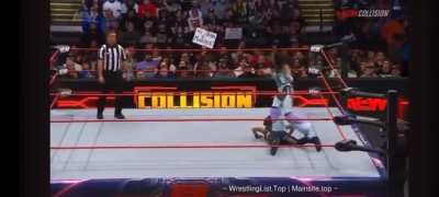 Mercedes mon&eacute; walking over robyn renegade