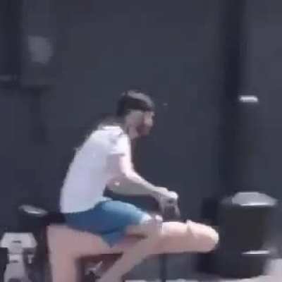 8D