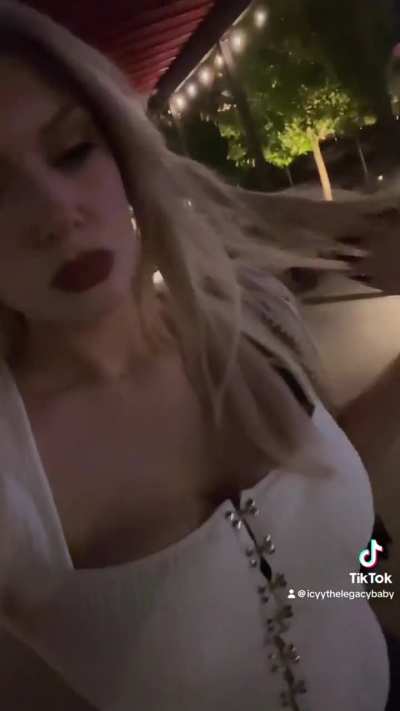 Bounce when I walk 