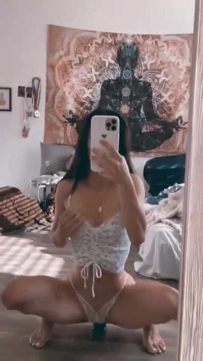 Babe riding dildo