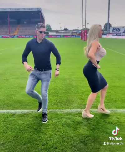 Emma Louise Jones - country roads dance