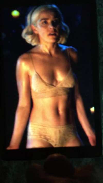 Kiki Gets Sprayed. Second Load Of The Day So Diminished. Kiernan Shipka Cum Tribute