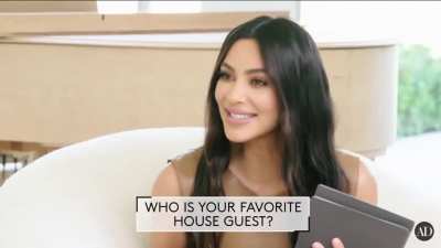Ye&rsquo;s favorite house guest is Dave Chapelle, peep that genuine love Ye has for him 😭😭