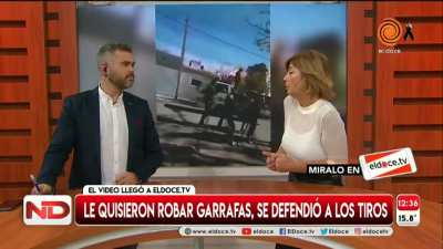 Es impresionante la paciencia del tipo para no pegarle un tiro a todos